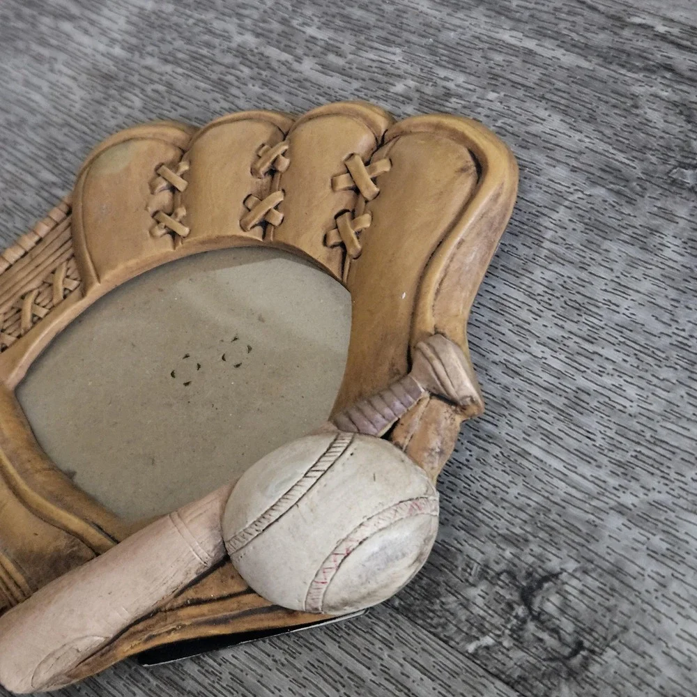 vintage brown ceramic 3D baseball glove photo frame